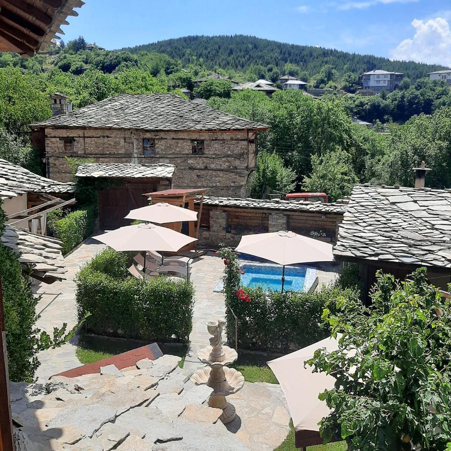 Семеен Хотел Скендерова Къща Leshten Exterior photo
