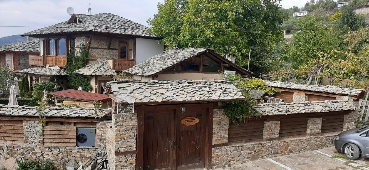 Семеен Хотел Скендерова Къща Leshten Exterior photo