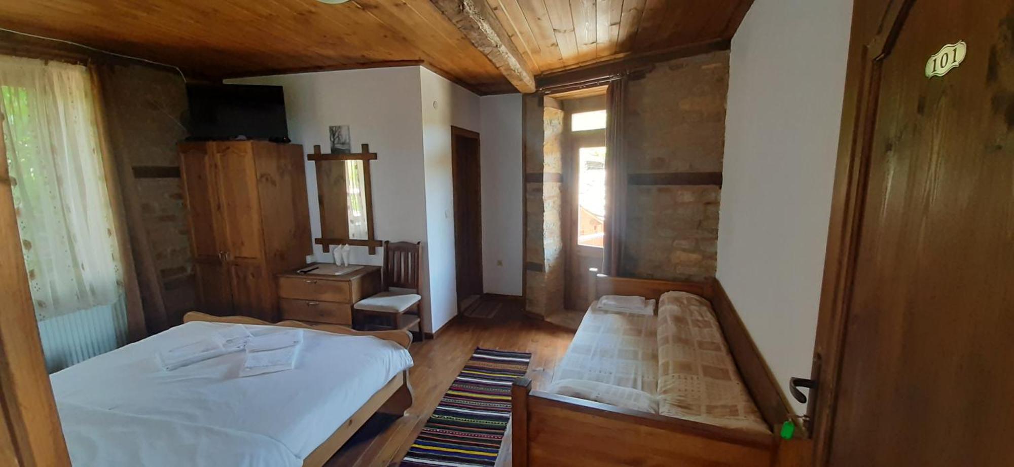 Семеен Хотел Скендерова Къща Leshten Room photo