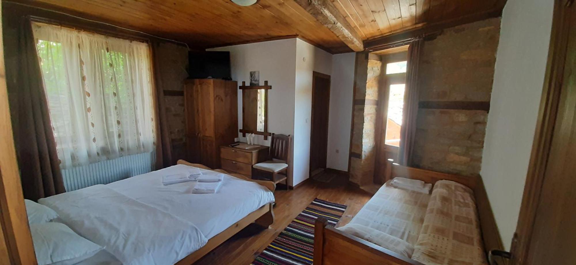 Семеен Хотел Скендерова Къща Leshten Room photo
