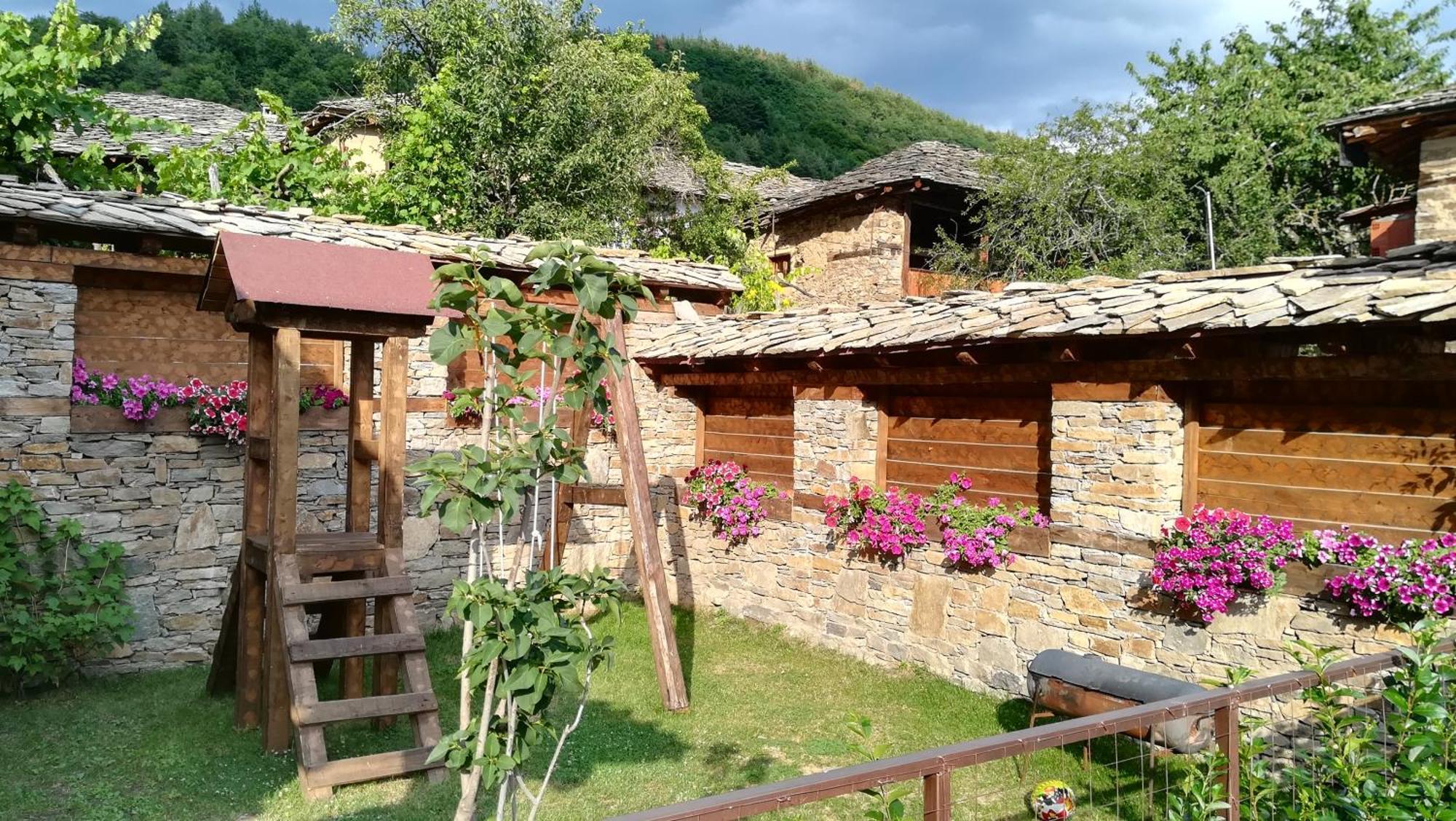 Семеен Хотел Скендерова Къща Leshten Room photo